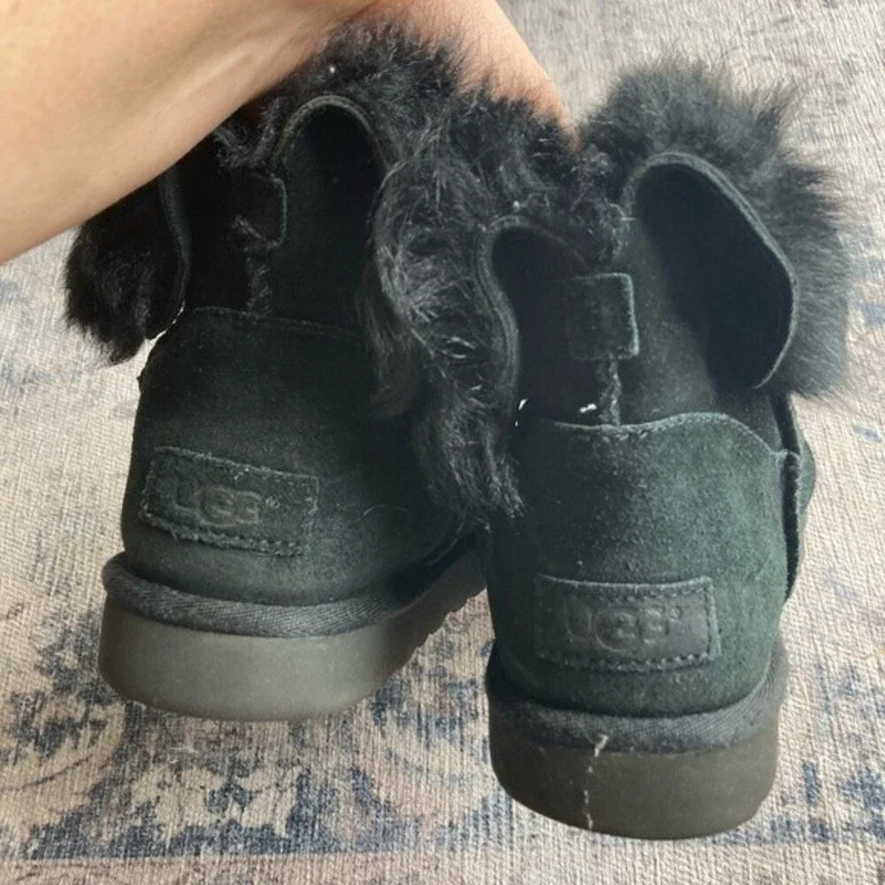Ugg Women’s short black boot size 7.  Great used condition!  Read below!
